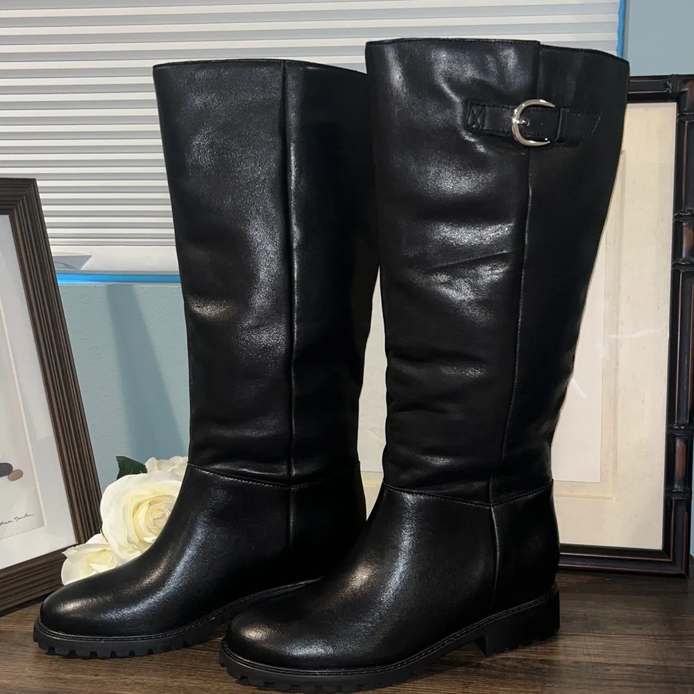 Steve Madden Women's Leary Tall Black Buckle Pull On Leather Boots NWOB sz 10
